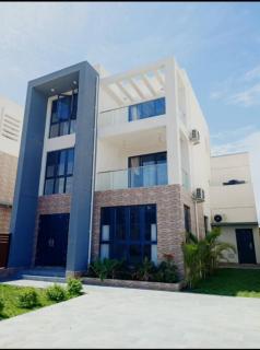 4 bedroom house for sale at Sakumono near Celebrity Golf Course